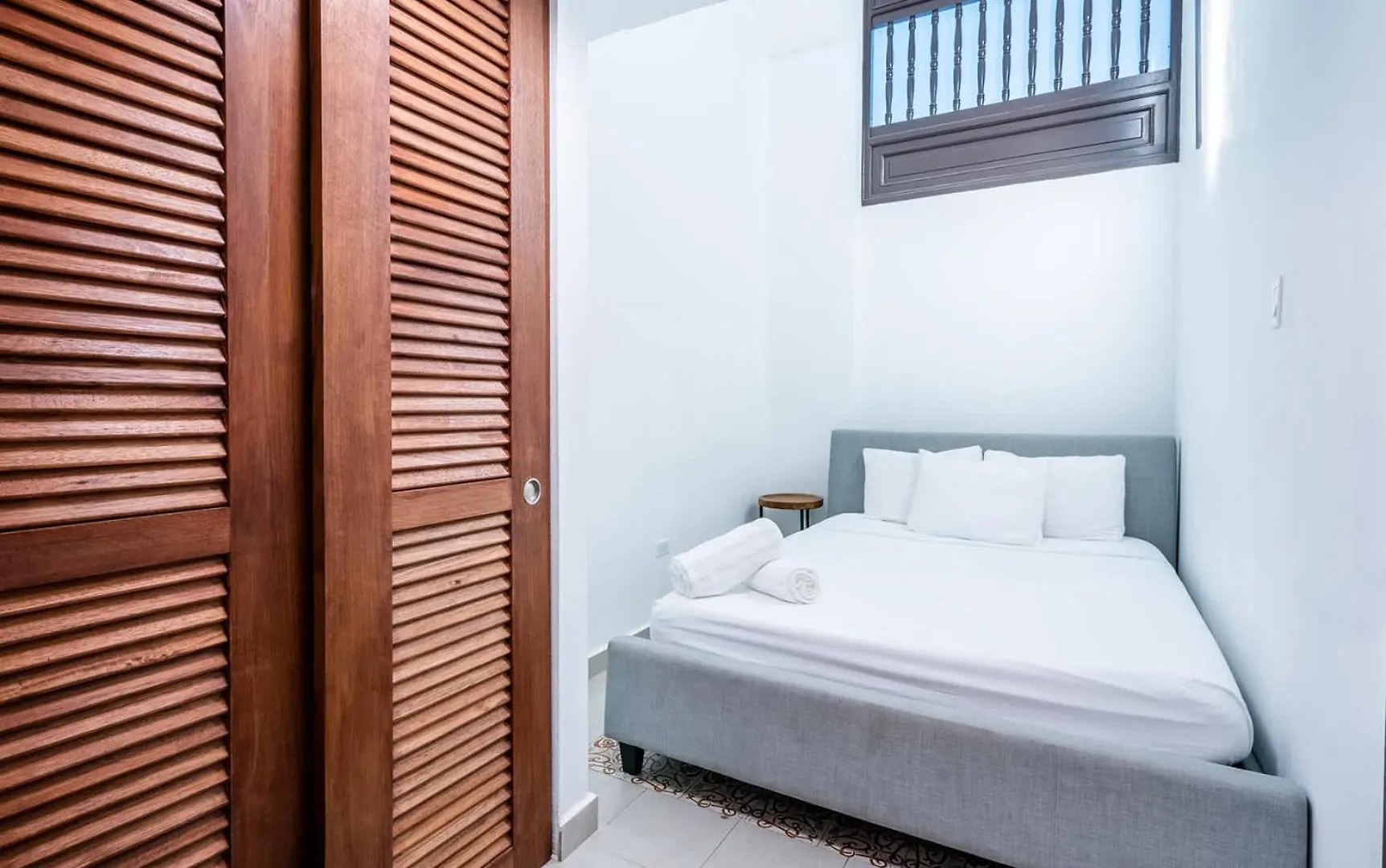Casa Las Ruinas 2 BR Family Loft Apt with Balcony San Juan